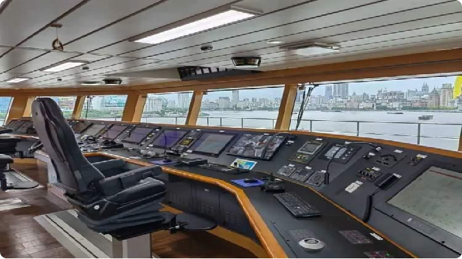 1745916012469714.png 驾驶室.png